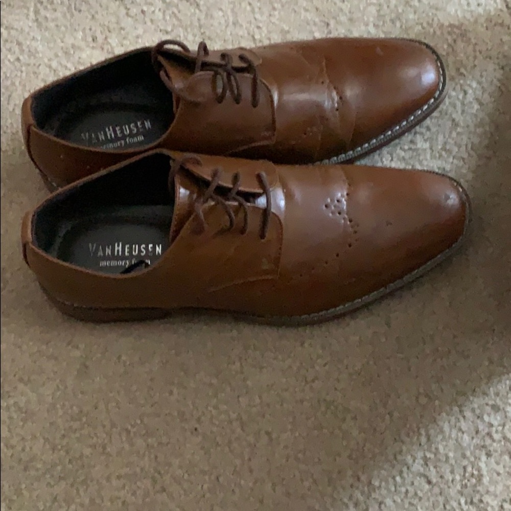 Dress shoes
